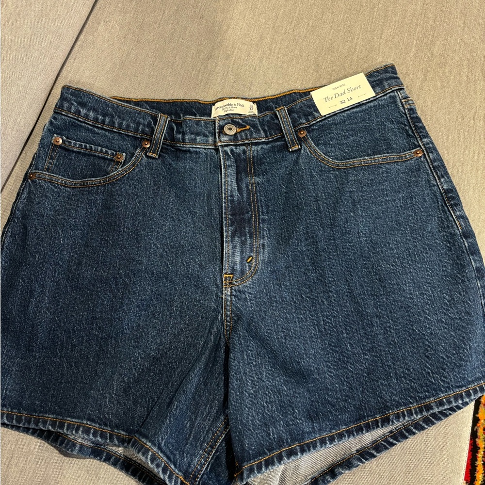 NWT Abercrombie Dad Short High Rise size 32/14